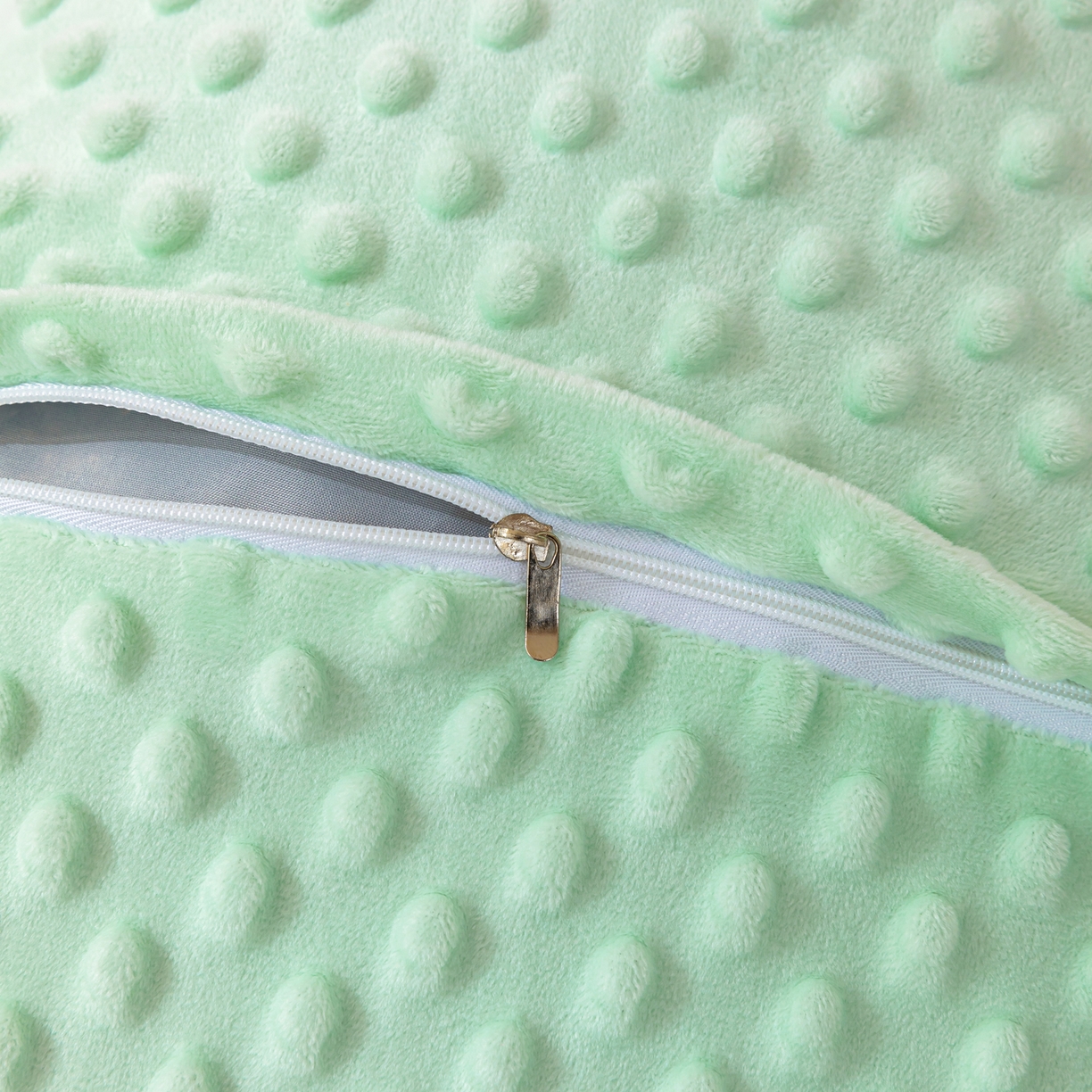 91家纺网 家纺一手货源 找家纺 织布人 2025新款枕芯豆豆绒小怪兽卡通儿童枕学生枕开学季宿舍枕头枕芯 豆豆绒太空枕-太空眼浅蓝 30x50cm/只