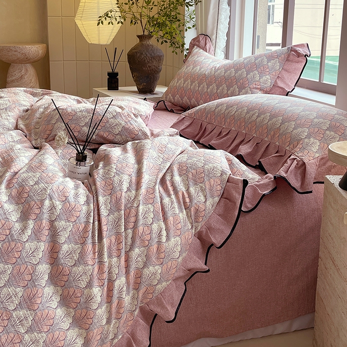 91家纺网 家纺一手货源 找家纺 宝士康家纺 2025新品10A抗菌原麻荷叶边床单款四件套 时光森林