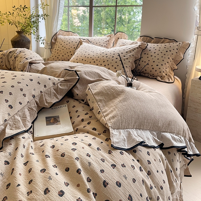 91家纺网 家纺一手货源 找家纺 宝士康家纺 2025新品10A抗菌原麻荷叶边床单款四件套 精致豹纹