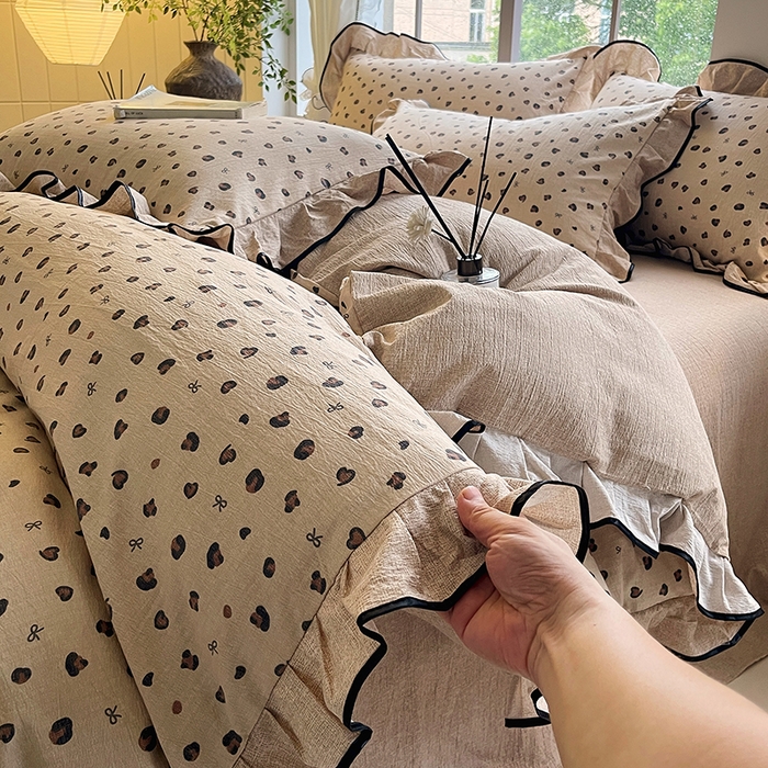 91家纺网 家纺一手货源 找家纺 宝士康家纺 2025新品10A抗菌原麻荷叶边床单款四件套 精致豹纹