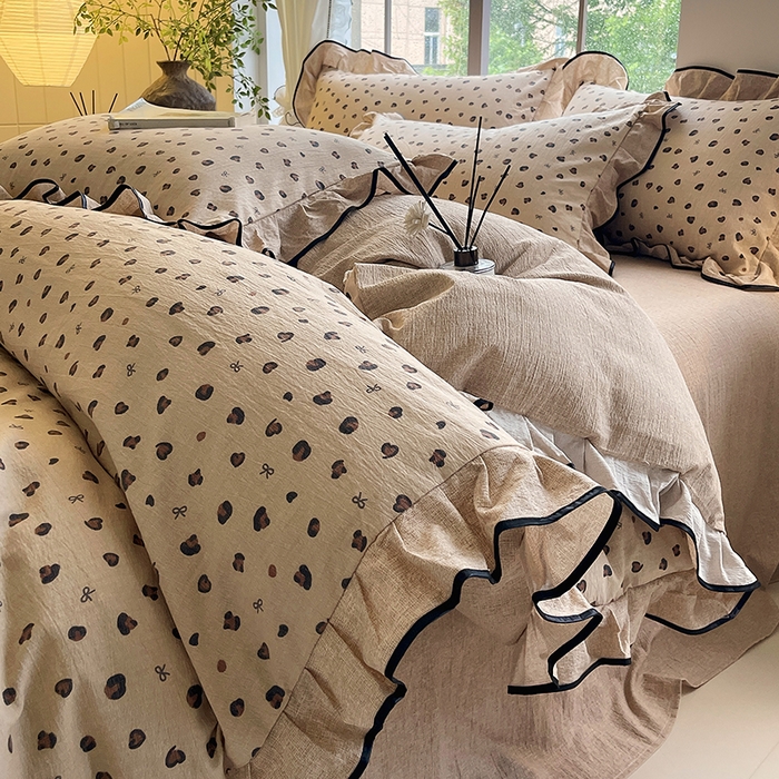 91家纺网 家纺一手货源 找家纺 宝士康家纺 2025新品10A抗菌原麻荷叶边床单款四件套 精致豹纹