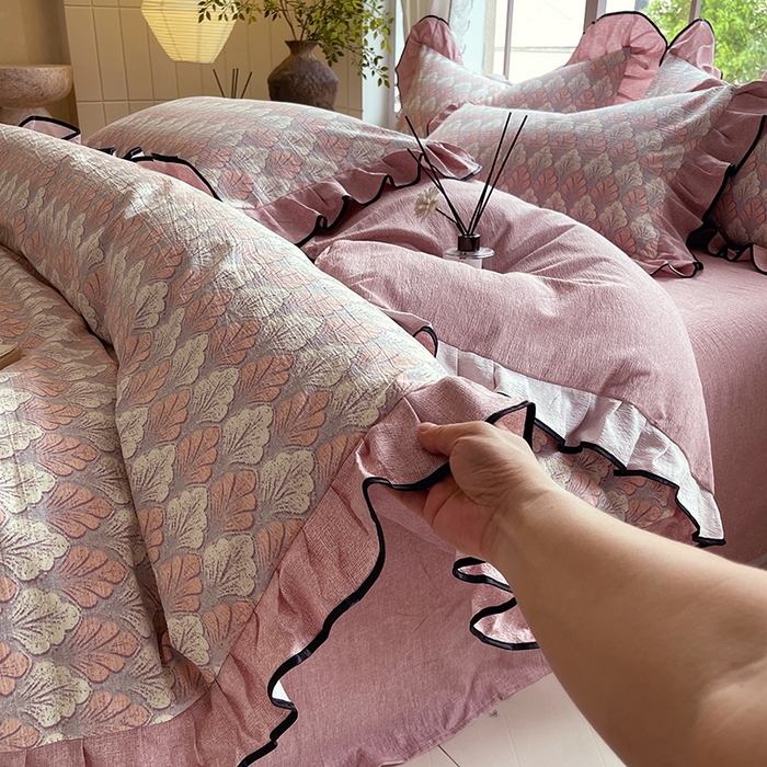 91家纺网 家纺一手货源 找家纺 宝士康家纺 2025新品10A抗菌原麻荷叶边床单款四件套 时光森林