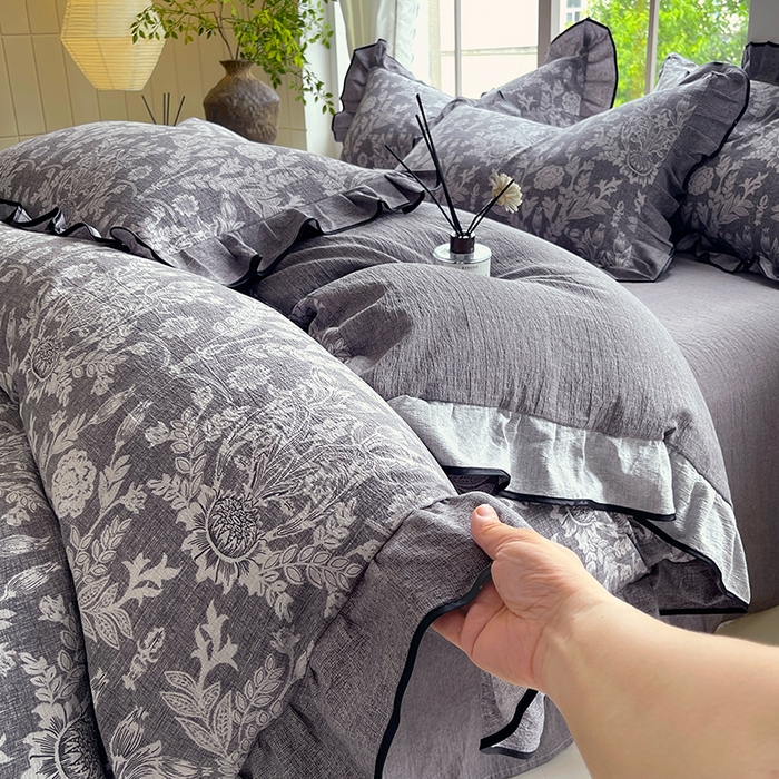 91家纺网 家纺一手货源 找家纺 宝士康家纺 2025新品10A抗菌原麻荷叶边床单款四件套 人间草木