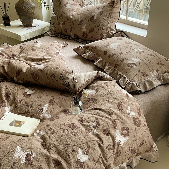 91家纺网 家纺一手货源 找家纺 宝士康家纺 2025新品10A抗菌原麻荷叶边床单款四件套 秋风落叶