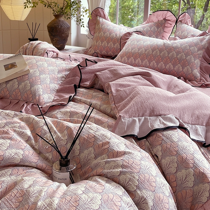 91家纺网 家纺一手货源 找家纺 宝士康家纺 2025新品10A抗菌原麻荷叶边床单款四件套 时光森林