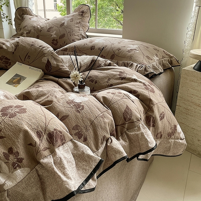 91家纺网 家纺一手货源 找家纺 宝士康家纺 2025新品10A抗菌原麻荷叶边床单款四件套 秋风落叶