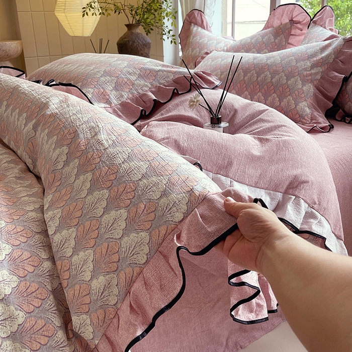 91家纺网 家纺一手货源 找家纺 宝士康家纺 2025新品10A抗菌原麻荷叶边床单款四件套 时光森林