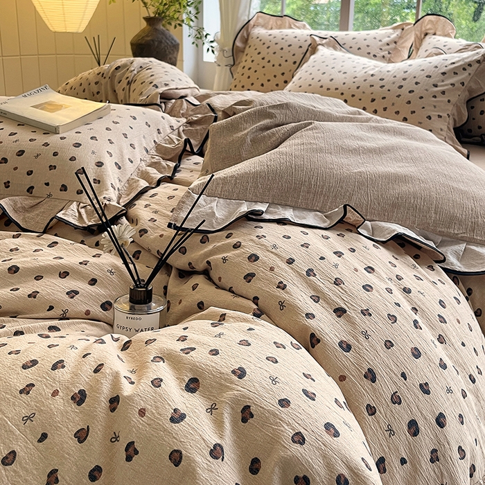 91家纺网 家纺一手货源 找家纺 宝士康家纺 2025新品10A抗菌原麻荷叶边床单款四件套 精致豹纹