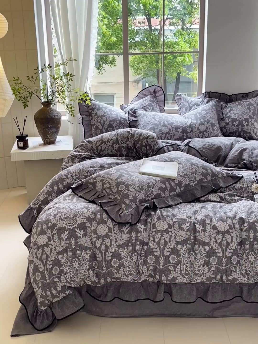 91家纺网 家纺一手货源 找家纺 宝士康家纺 2025新品10A抗菌原麻荷叶边床单款四件套 人间草木