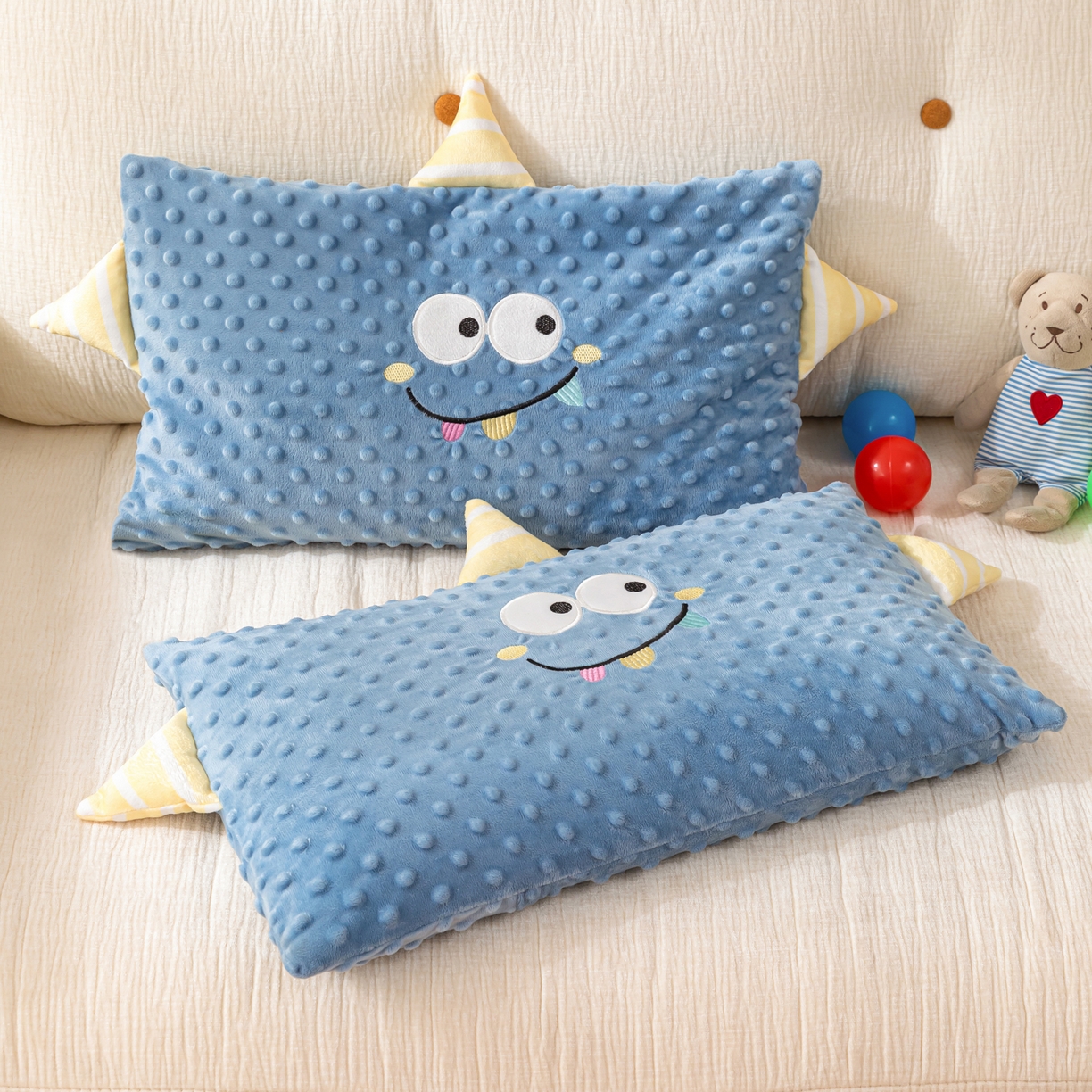 91家纺网 家纺一手货源 找家纺 织布人 2025新款枕芯豆豆绒小怪兽卡通儿童枕学生枕开学季宿舍枕头枕芯 豆豆绒太空枕-小怪兽蓝色 30x50cm/只