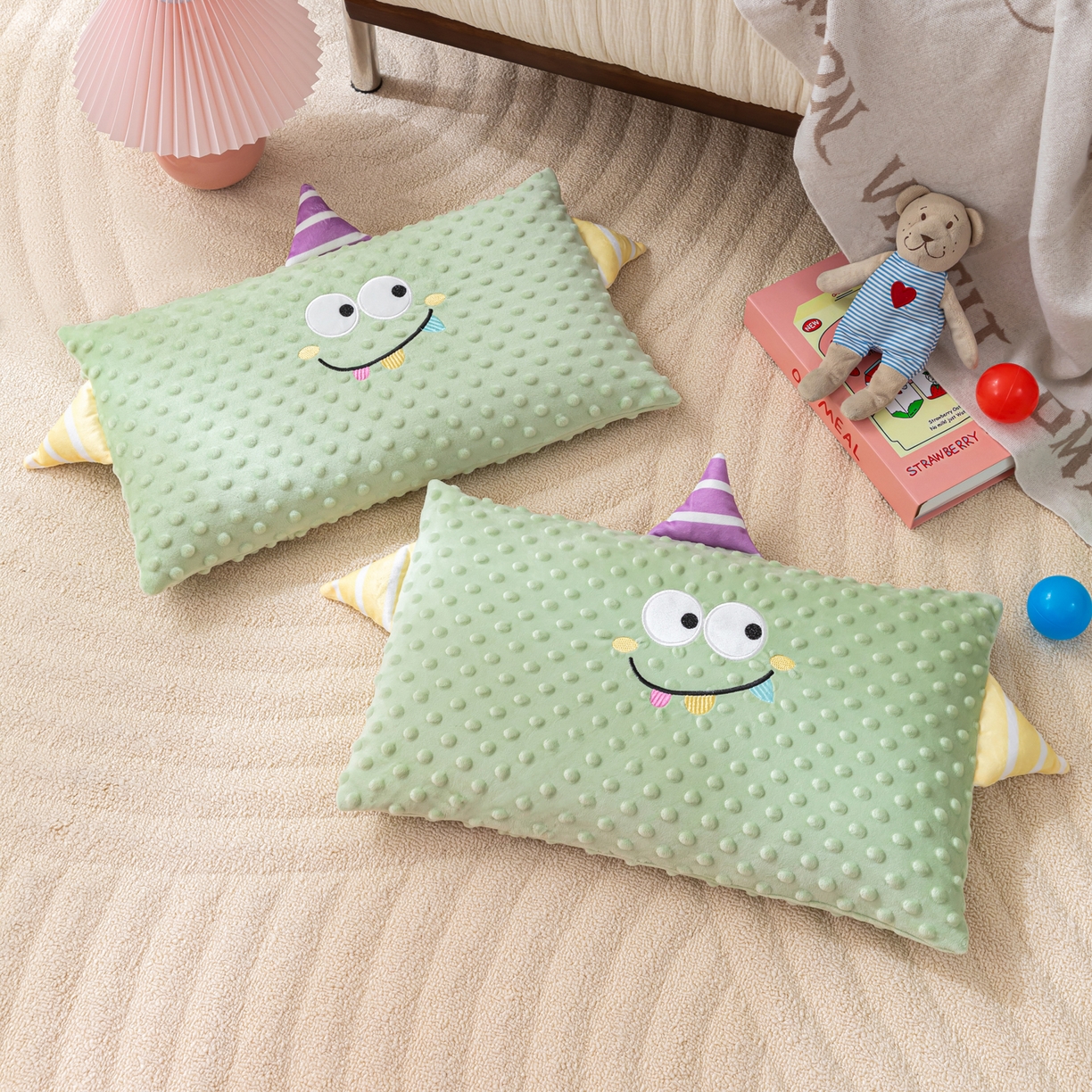 91家纺网 家纺一手货源 找家纺 织布人 2025新款枕芯豆豆绒小怪兽卡通儿童枕学生枕开学季宿舍枕头枕芯 豆豆绒太空枕-小怪兽绿色 30x50cm/只