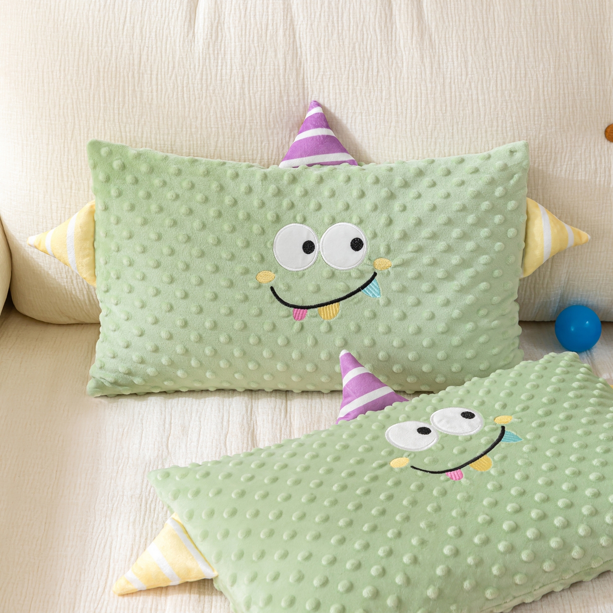 91家纺网 家纺一手货源 找家纺 织布人 2025新款枕芯豆豆绒小怪兽卡通儿童枕学生枕开学季宿舍枕头枕芯 豆豆绒太空枕-小怪兽绿色 30x50cm/只