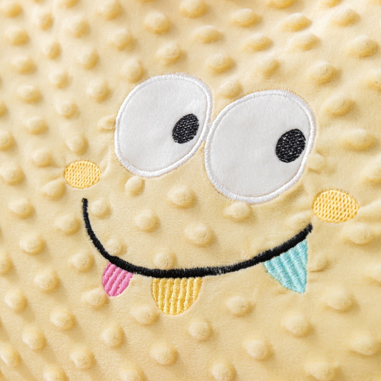 91家纺网 家纺一手货源 找家纺 织布人 2025新款枕芯豆豆绒小怪兽卡通儿童枕学生枕开学季宿舍枕头枕芯 豆豆绒太空枕-小怪兽米黄 30x50cm/只