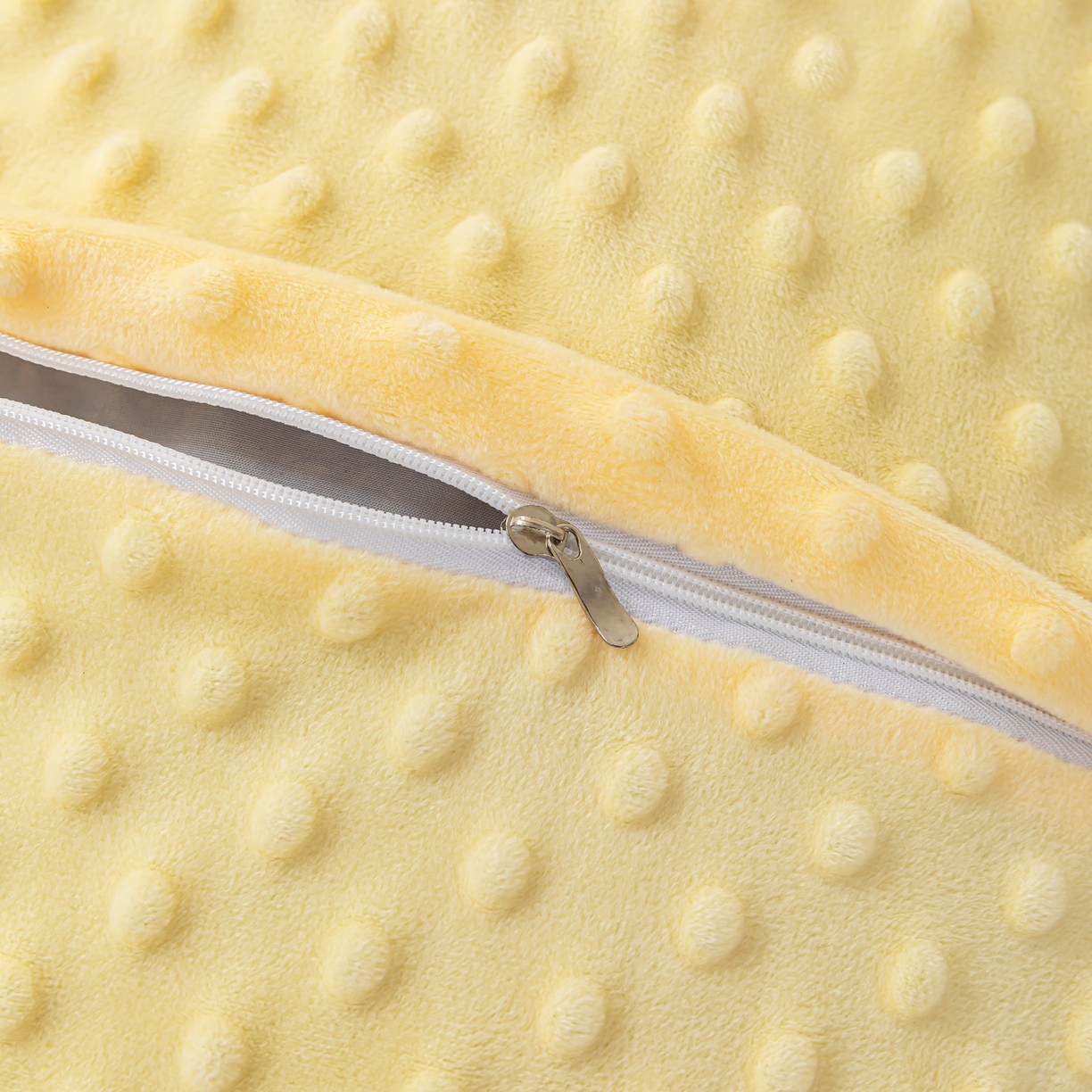 91家纺网 家纺一手货源 找家纺 织布人 2025新款枕芯豆豆绒小怪兽卡通儿童枕学生枕开学季宿舍枕头枕芯 豆豆绒太空枕-小怪兽米黄 30x50cm/只