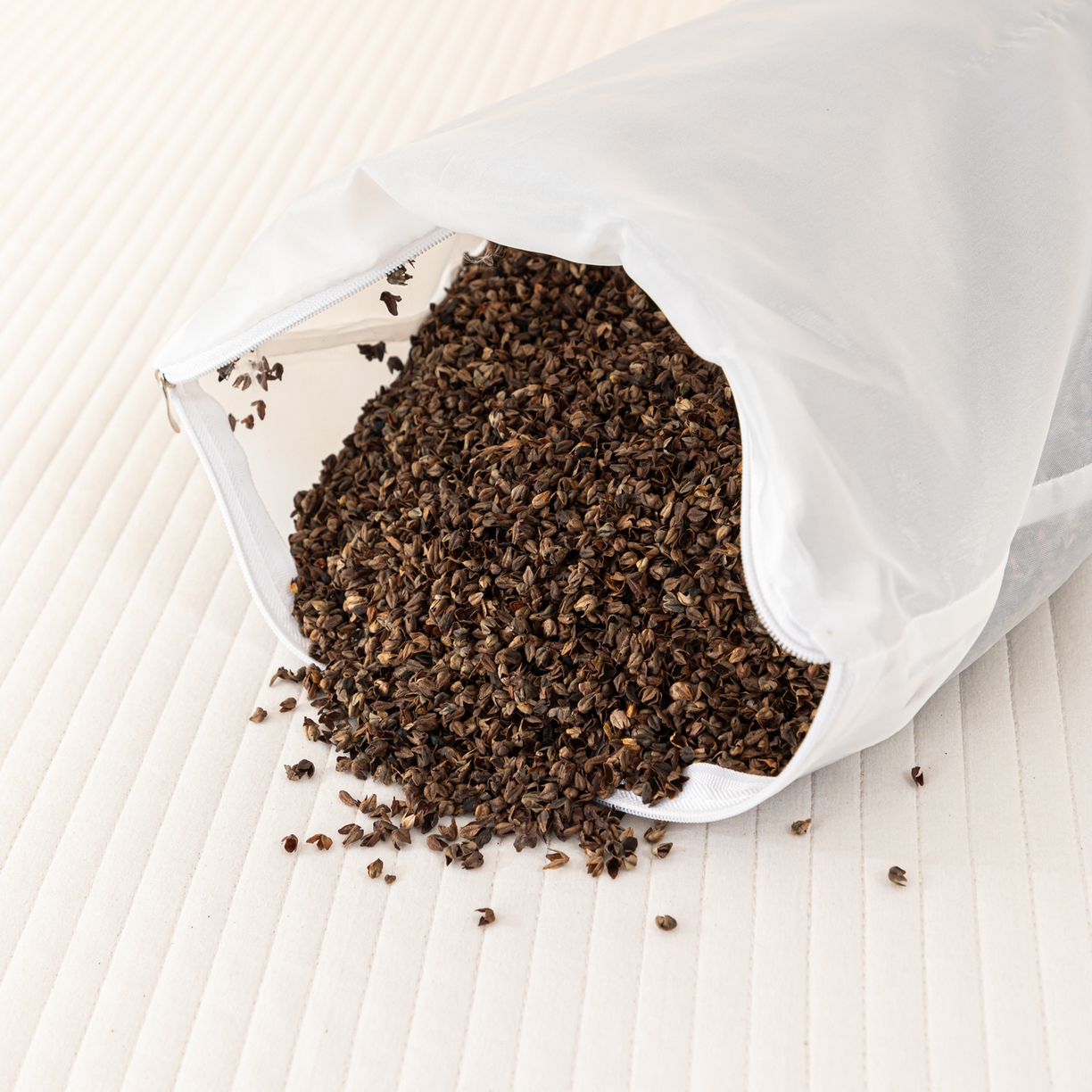 91家纺网 家纺一手货源 找家纺 织布人 2025新款荞麦枕全棉纯棉卡通婴幼儿童荞麦枕头学生枕开学季宿舍枕头枕芯 全棉手提荞麦枕-调皮鸭 30x50cm/只