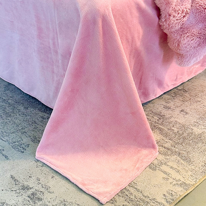 91家纺网 家纺一手货源 找家纺 赢盛家纺 2025新款亲肤舒适纯色泡泡兔兔绒加厚牛奶绒床单款三件套四件套 粉色