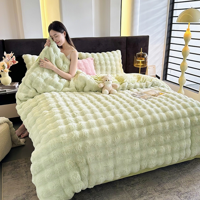 91家纺网 家纺一手货源 找家纺 赢盛家纺 2025新款亲肤舒适纯色泡泡兔兔绒加厚牛奶绒床单款三件套四件套 绿色