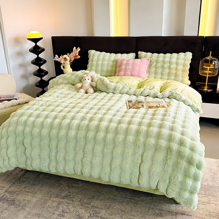 91家纺网 家纺一手货源 找家纺 赢盛家纺 2025新款亲肤舒适纯色泡泡兔兔绒加厚牛奶绒床单款三件套四件套 绿色