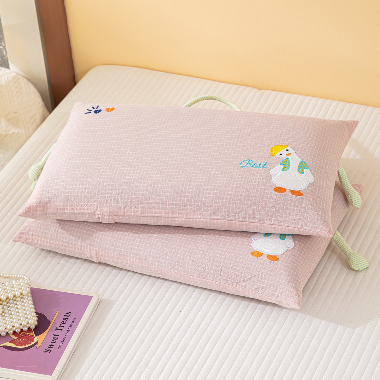 91家纺网 家纺一手货源 找家纺 织布人 2025新款荞麦枕全棉纯棉卡通婴幼儿童荞麦枕头学生枕开学季宿舍枕头枕芯 全棉手提荞麦枕-你好呀 30x50cm/只