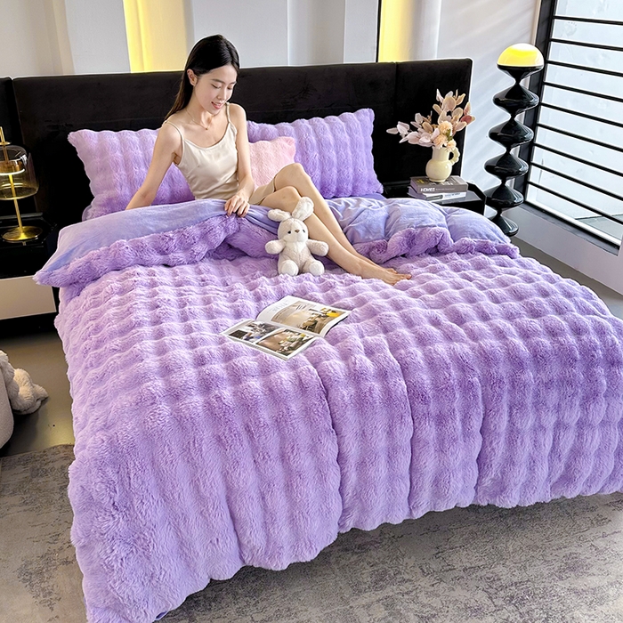91家纺网 家纺一手货源 找家纺 赢盛家纺 2025新款亲肤舒适纯色泡泡兔兔绒加厚牛奶绒床单款三件套四件套 紫色