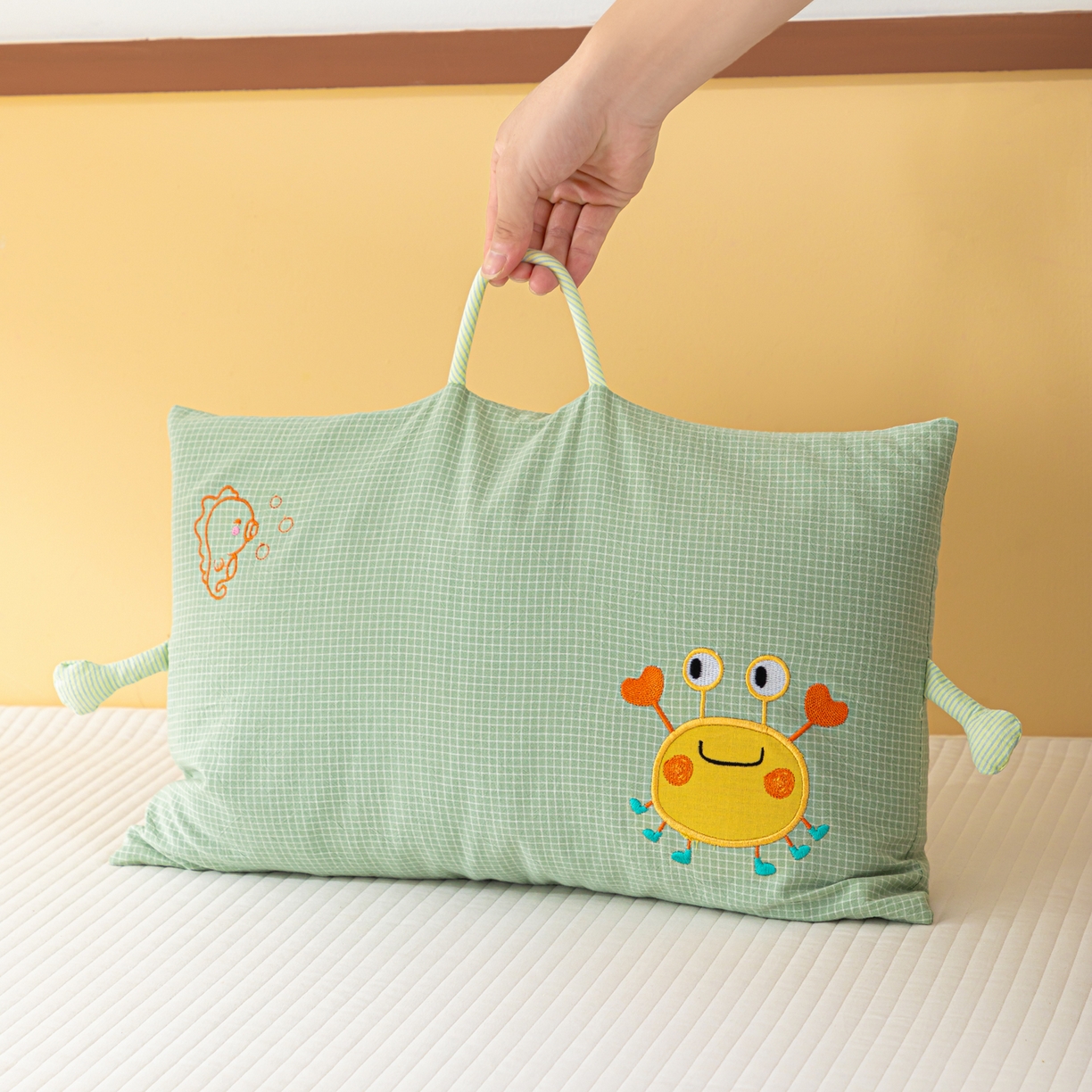 织布人 2025新款荞麦枕全棉纯棉卡通婴幼儿童荞麦枕头学生枕开学季宿舍枕头枕芯 全棉手提荞麦枕-螃蟹有钳 30x50cm/只