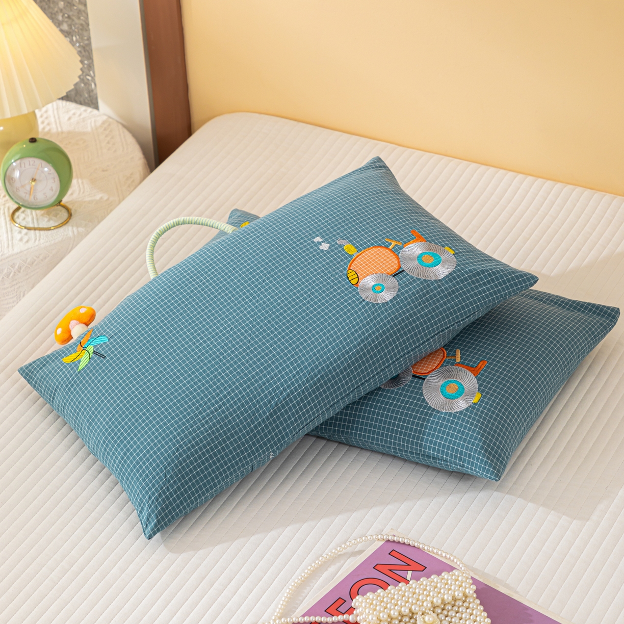 91家纺网 家纺一手货源 找家纺 织布人 2025新款荞麦枕全棉纯棉卡通婴幼儿童荞麦枕头学生枕开学季宿舍枕头枕芯 全棉手提荞麦枕-拖拉机 30x50cm/只