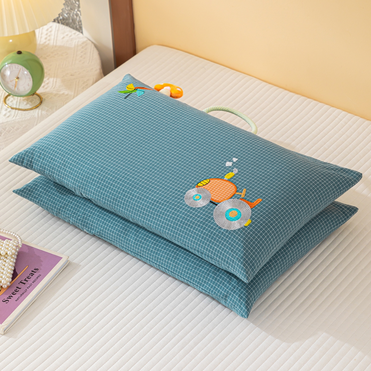 91家纺网 家纺一手货源 找家纺 织布人 2025新款荞麦枕全棉纯棉卡通婴幼儿童荞麦枕头学生枕开学季宿舍枕头枕芯 全棉手提荞麦枕-拖拉机 30x50cm/只