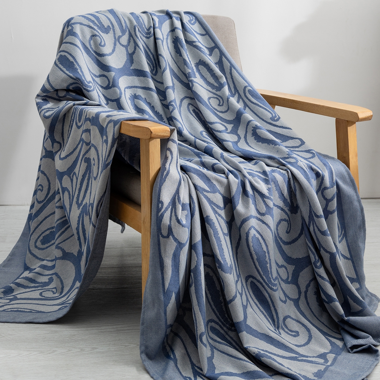 91家纺网 家纺一手货源 找家纺 肖恩毯业 2025新款鹿毛绒针织毛毯航空毯空调毯 鹿毛绒蓝色腰果