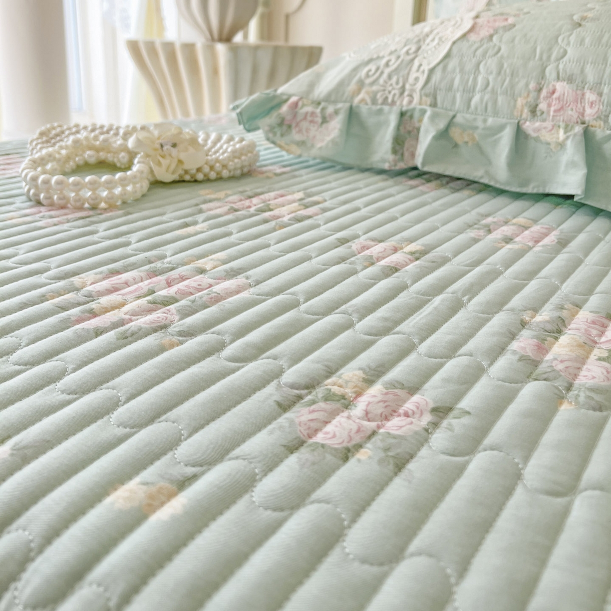 91家纺网 家纺一手货源 找家纺 恋尚2025新款全棉纯棉印花床裙四件套  床裙控价135起！四件套控价260元起！ 花溢满枝