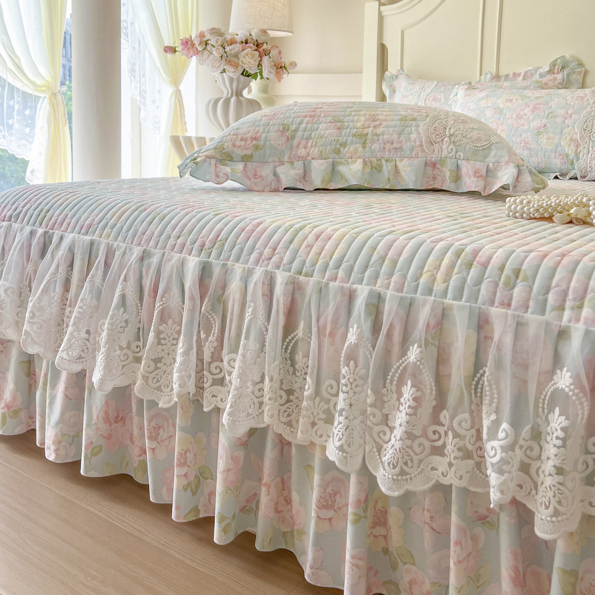 91家纺网 家纺一手货源 找家纺 恋尚2025新款全棉纯棉印花床裙四件套  床裙控价135起！四件套控价260元起！ 梦蔓花姿