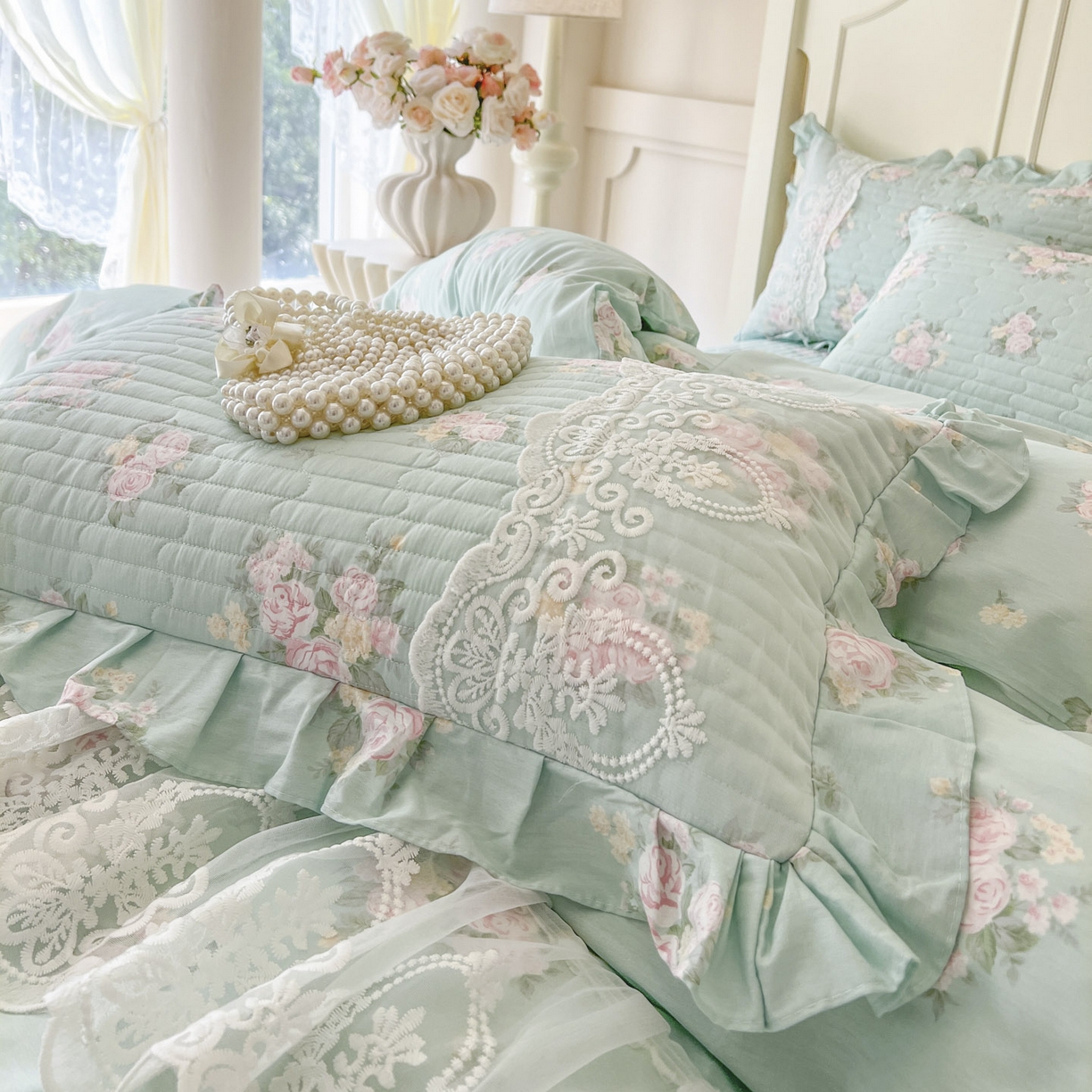 91家纺网 家纺一手货源 找家纺 恋尚2025新款全棉纯棉印花床裙四件套  床裙控价135起！四件套控价260元起！ 花溢满枝