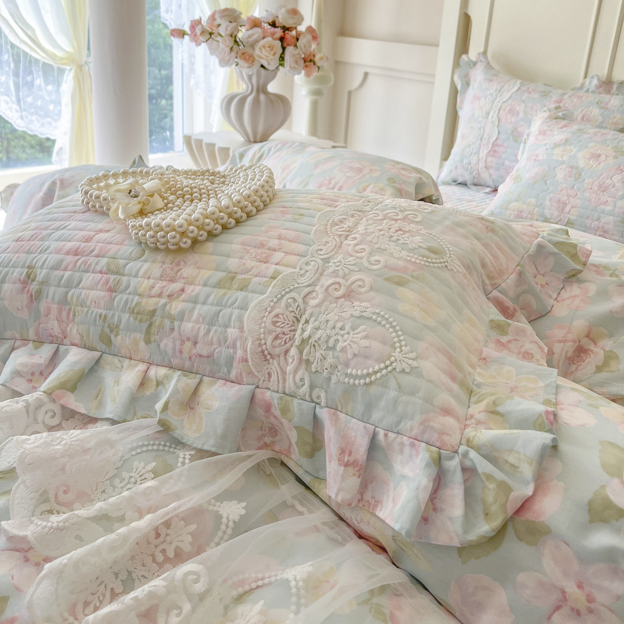 91家纺网 家纺一手货源 找家纺 恋尚2025新款全棉纯棉印花床裙四件套  床裙控价135起！四件套控价260元起！ 梦蔓花姿