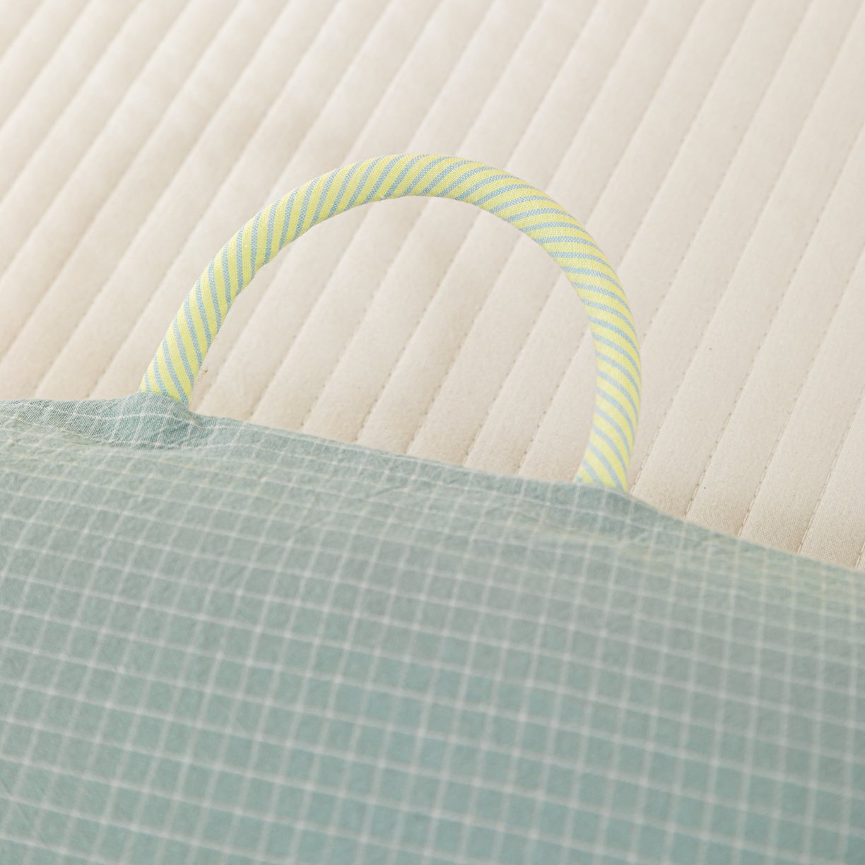 91家纺网 家纺一手货源 找家纺 织布人 2025新款枕芯全棉纯棉手提袋卡通婴幼儿童枕头学生枕开学季宿舍枕头枕芯 全棉卡通手提枕-调皮鸭 30x50cm/只