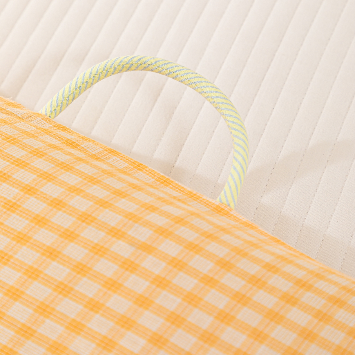 91家纺网 家纺一手货源 找家纺 织布人 2025新款枕芯全棉纯棉手提袋卡通婴幼儿童枕头学生枕开学季宿舍枕头枕芯 全棉卡通手提枕-狂奔的蜗牛 30x50cm/只