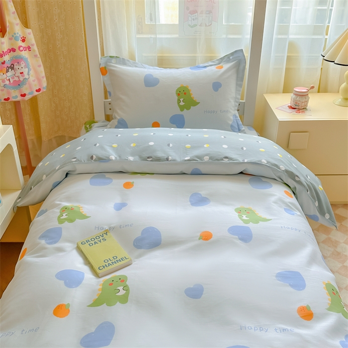 91家纺网 家纺一手货源 找家纺 小叮当家纺仓储工厂店 2025新款舒适亲肤全棉纯棉斜纹印花学生三件套 萌恋小龙