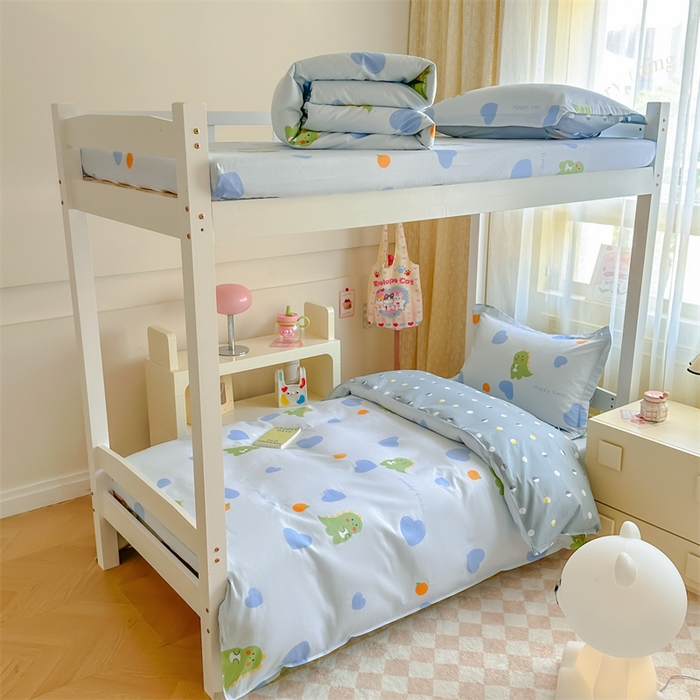 91家纺网 家纺一手货源 找家纺 小叮当家纺仓储工厂店 2025新款舒适亲肤全棉纯棉斜纹印花学生三件套 萌恋小龙