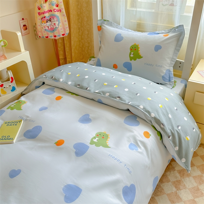 91家纺网 家纺一手货源 找家纺 小叮当家纺仓储工厂店 2025新款舒适亲肤全棉纯棉斜纹印花学生三件套 萌恋小龙