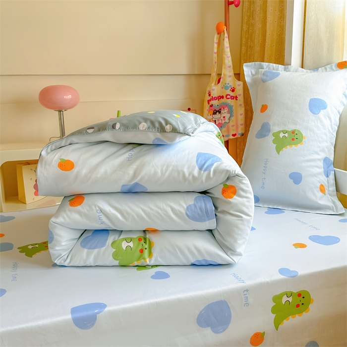 91家纺网 家纺一手货源 找家纺 小叮当家纺仓储工厂店 2025新款舒适亲肤全棉纯棉斜纹印花学生三件套 萌恋小龙