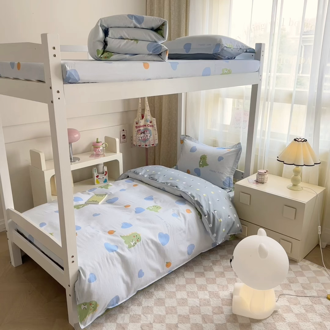 91家纺网 家纺一手货源 找家纺 小叮当家纺仓储工厂店 2025新款舒适亲肤全棉纯棉斜纹印花学生三件套 萌恋小龙