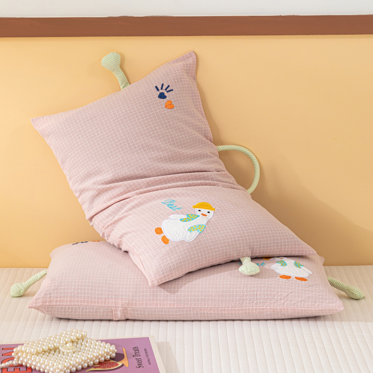 91家纺网 家纺一手货源 找家纺 织布人 2025新款枕芯全棉纯棉手提袋卡通婴幼儿童枕头学生枕开学季宿舍枕头枕芯 全棉卡通手提枕-你好呀 30x50cm/只