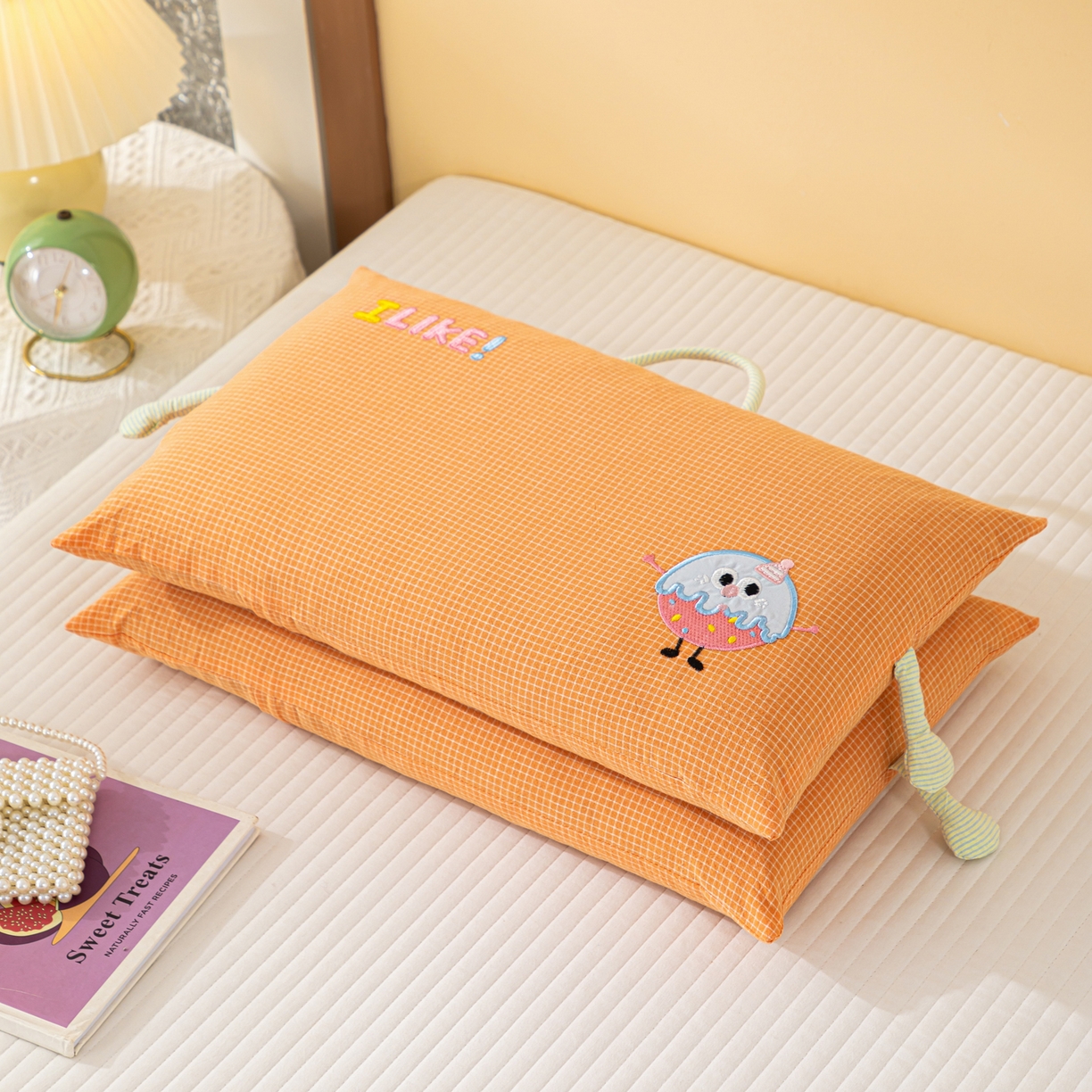 91家纺网 家纺一手货源 找家纺 织布人 2025新款枕芯全棉纯棉手提袋卡通婴幼儿童枕头学生枕开学季宿舍枕头枕芯 全棉卡通手提枕-小鸡唱歌 30x50cm/只