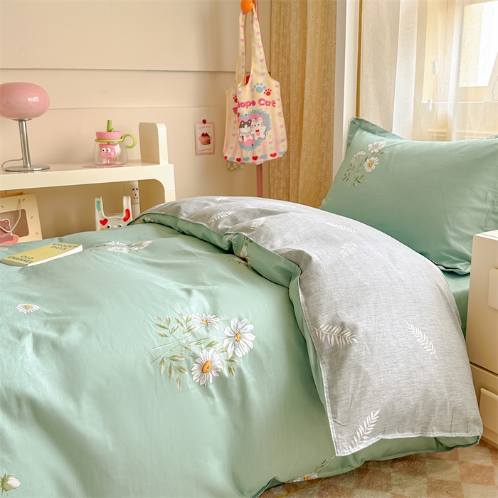 91家纺网 家纺一手货源 找家纺 小叮当家纺仓储工厂店 2025新款舒适亲肤全棉纯棉斜纹印花学生三件套 清新雏菊