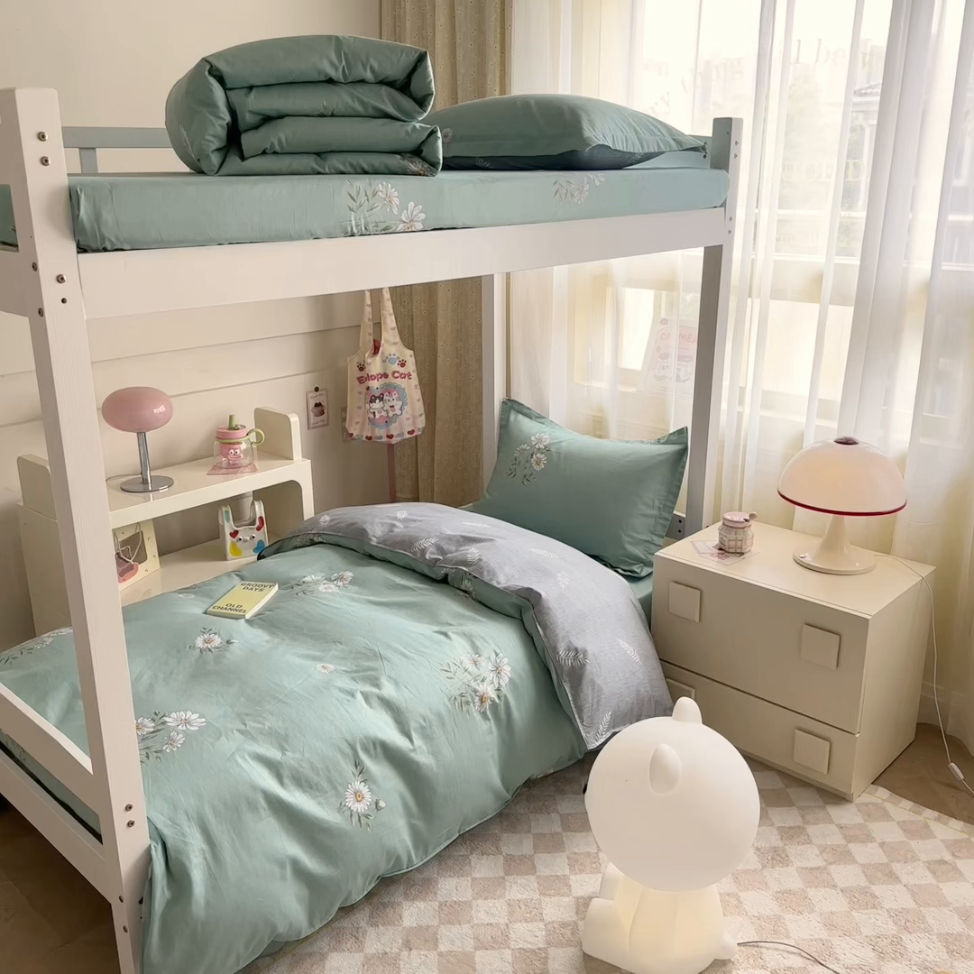 91家纺网 家纺一手货源 找家纺 小叮当家纺仓储工厂店 2025新款舒适亲肤全棉纯棉斜纹印花学生三件套 清新雏菊