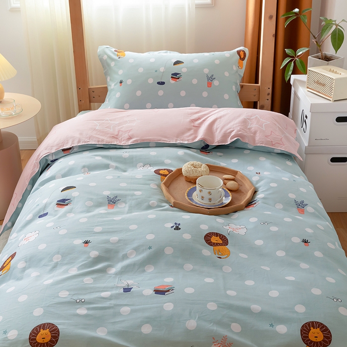 91家纺网 家纺一手货源 找家纺 小叮当家纺仓储工厂店 2025新款舒适亲肤全棉纯棉斜纹印花学生三件套 狮子王