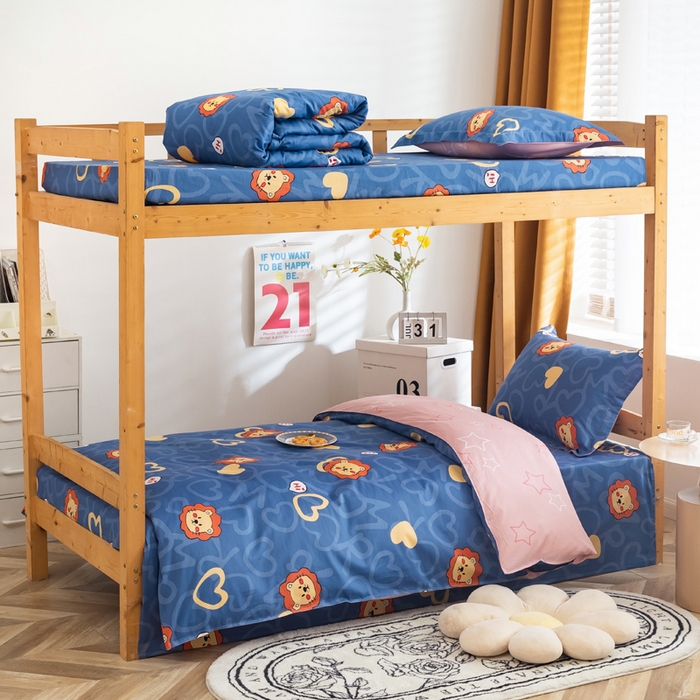 91家纺网 家纺一手货源 找家纺 小叮当家纺仓储工厂店 2025新款舒适亲肤全棉纯棉斜纹印花学生三件套 甜甜的梦