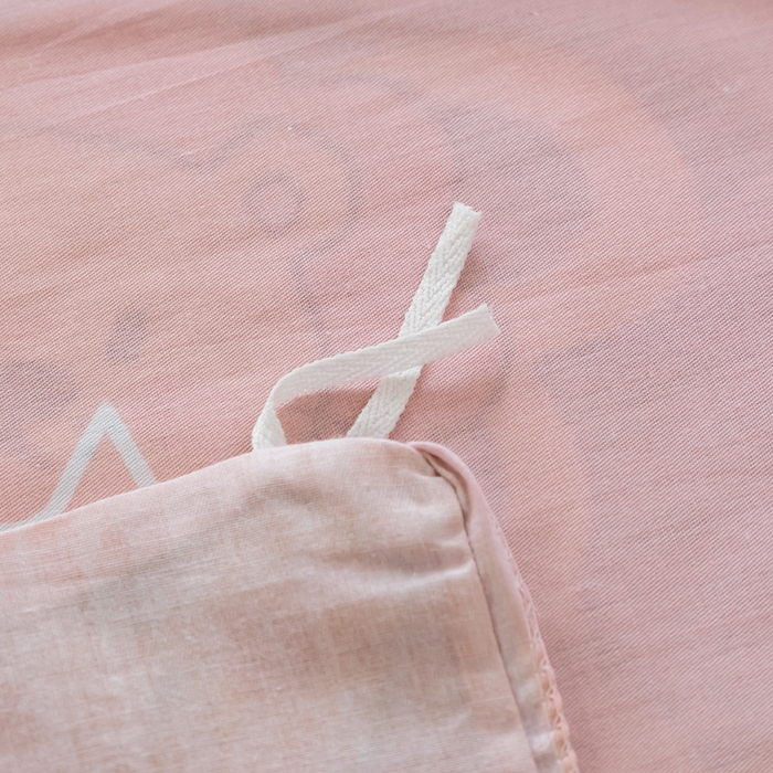 91家纺网 家纺一手货源 找家纺 小叮当家纺仓储工厂店 2025新款舒适亲肤全棉纯棉斜纹印花学生三件套 甜甜的梦