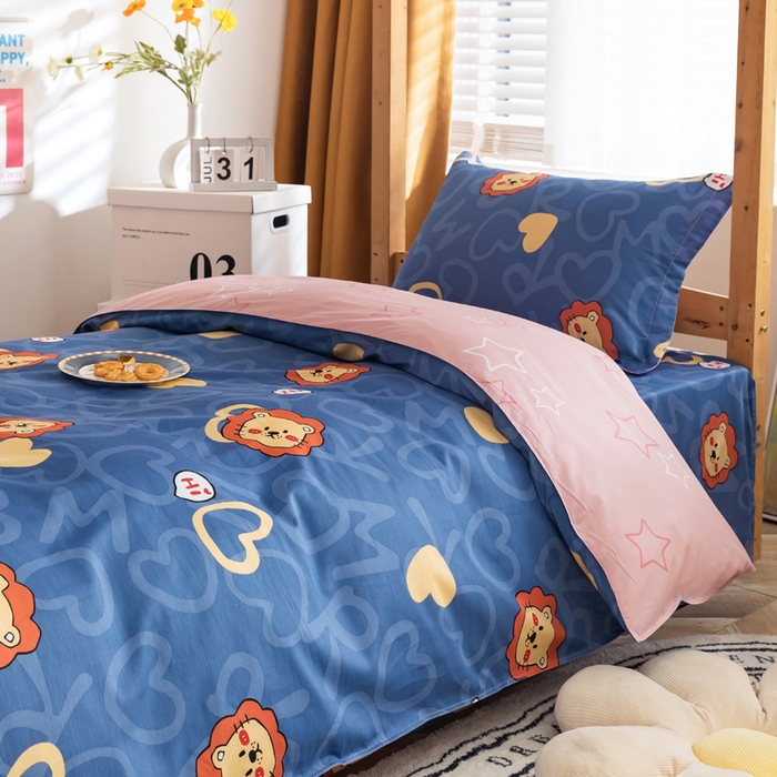 91家纺网 家纺一手货源 找家纺 小叮当家纺仓储工厂店 2025新款舒适亲肤全棉纯棉斜纹印花学生三件套 甜甜的梦