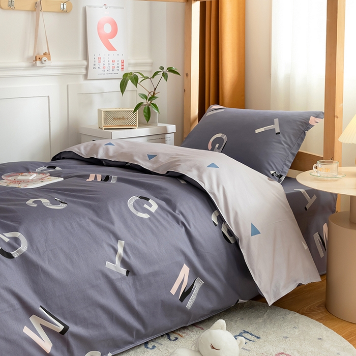 91家纺网 家纺一手货源 找家纺 小叮当家纺仓储工厂店 2025新款舒适亲肤全棉纯棉斜纹印花学生三件套 文艺青年