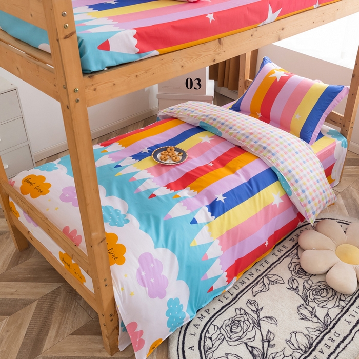 91家纺网 家纺一手货源 找家纺 小叮当家纺仓储工厂店 2025新款舒适亲肤全棉纯棉斜纹印花学生三件套 五彩缤纷