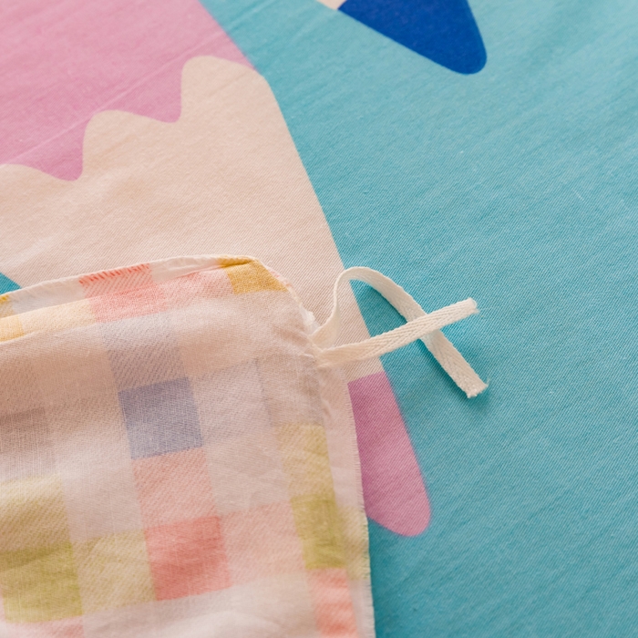 91家纺网 家纺一手货源 找家纺 小叮当家纺仓储工厂店 2025新款舒适亲肤全棉纯棉斜纹印花学生三件套 五彩缤纷